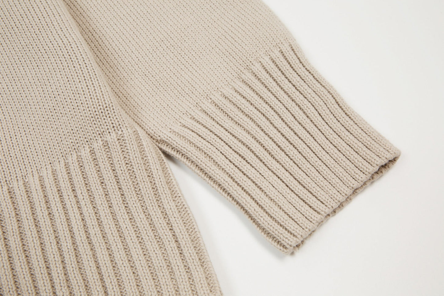 Weißes Herz Sweater